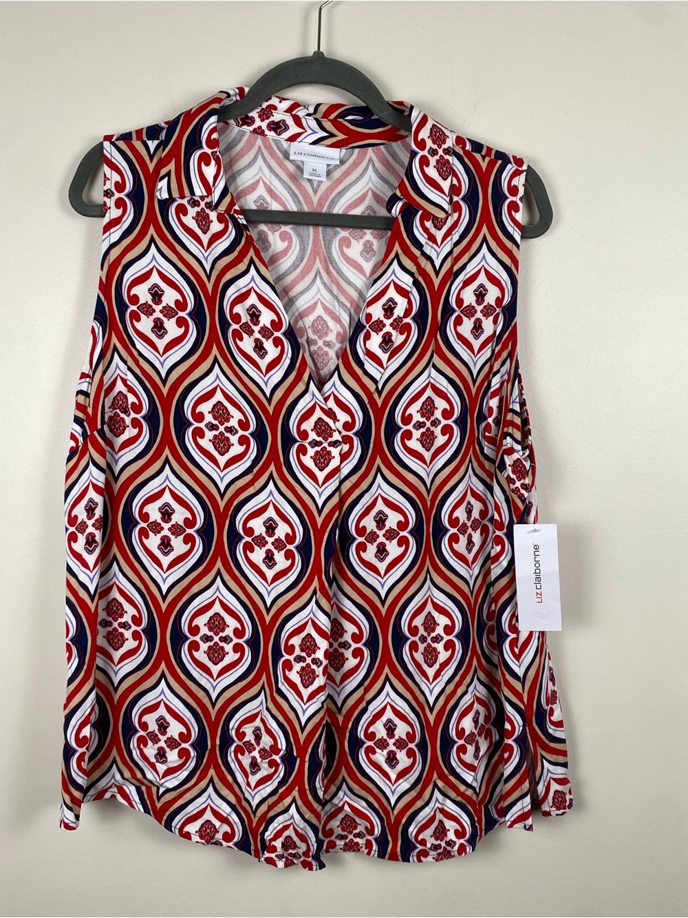 NWT Liz Claiborne Red Multi Sleeveless V-Neck Blouse‎
